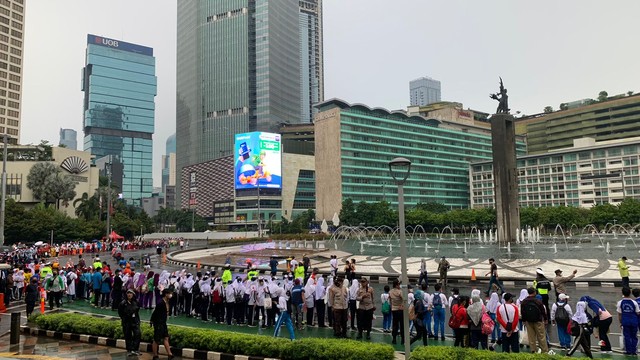 Ada Konvoi Atlet Sea Games RI-Replika Mobil Formula E di Lokasi CFD Bundaran HI (1)