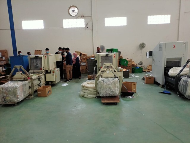 Proses pemusnahan Arsip dengan metode pencacahan kertas