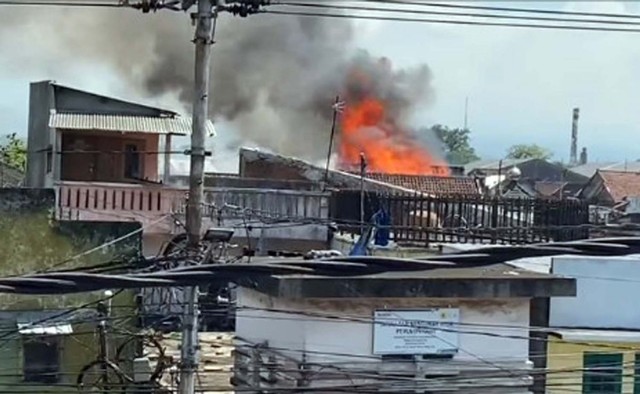 Rumah di Kota Malang Terbakar, Diduga Akibat Bara Kemenyan