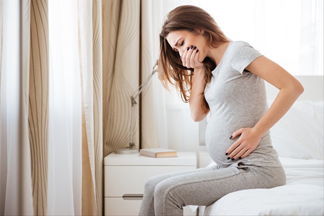 Ilustrasi ibu hamil mengalami morning sickness. Foto: Unsplash