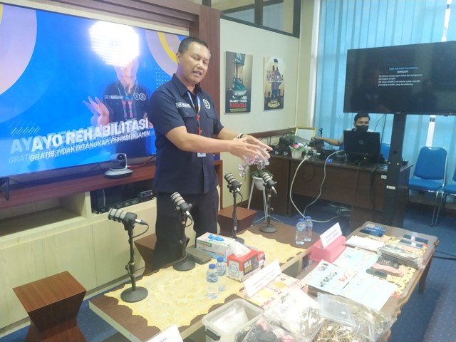 Kepala BNNP Bali Brijen. Pol. Drs. Gde Sugianyar Dwi Putra,S.H., M.Si. saat memberikan keterangan pers Selasa (31/5) di Denpasar, Bali - IST