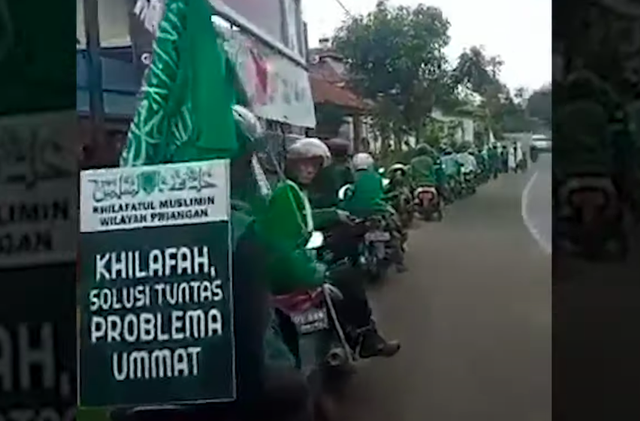 Video konvoi khilafah viral di medsos, diduga terjadi di Jakarta Timur, pada Minggu (29/5/2022). Foto: Twitter/viral