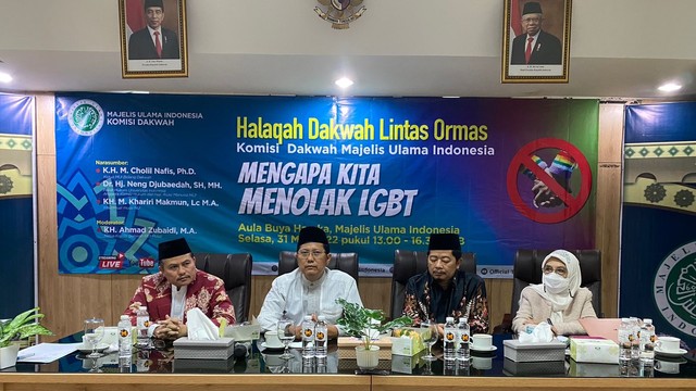 Ketua MUI KH Cholil Nafis dalam rangka Halaqah Lintas Ormas ISLAM Komisi Dakwah -Majelis Ulama Indonesia menyikapi (LGBT). Foto: Dok. Istimewa