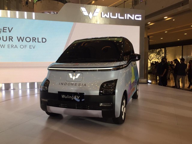 Wuling Motors Indonesia perkenalkan mobil listrik yang akan diproduksi lokal di Indonesia, Wuling EV (1/6/2022). Foto: Muhammad Ikbal/kumparanOTO