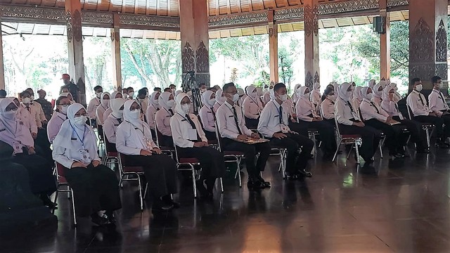 CPNS Pemkot Solo mengikuti pembekalan di Pendapi Gede Balai Kota Solo. FOTO: Fernando Fitusia 