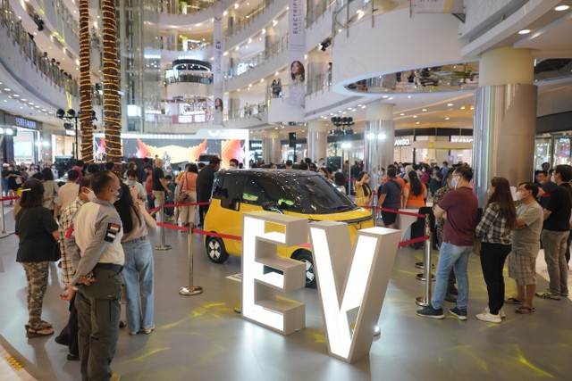 Mobil listrik Wuling EV yang diproduksi di Indonesia resmi diperkenalkan.  Foto: Dok. Istimewa