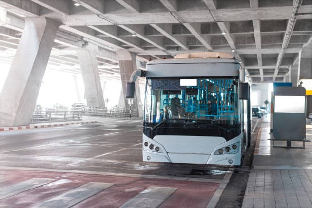 Harga Tiket Bus 27 Trans, Foto: Unsplash.