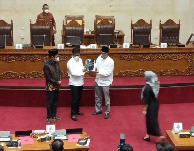 Wali Kota Rudi menghadiri paripurna DPRD Batam, Kamis (2/6/2022).(Foto: Juna/batamnews)