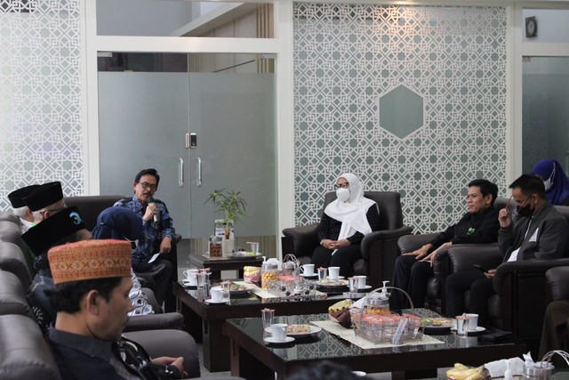 UIN Malang menyambut kunjungan Tim BPJPH Kemenag RI guna proses akreditasi. Foto: dok UIN Malang