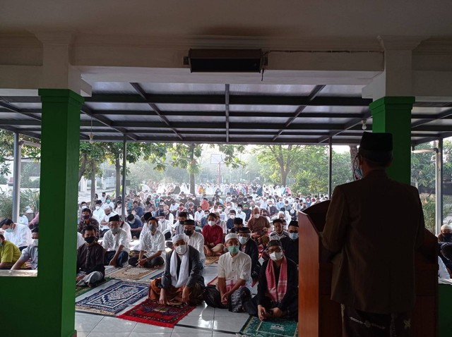 Suasana salat idufl fitir. Sumber foto : Foto Pribadi