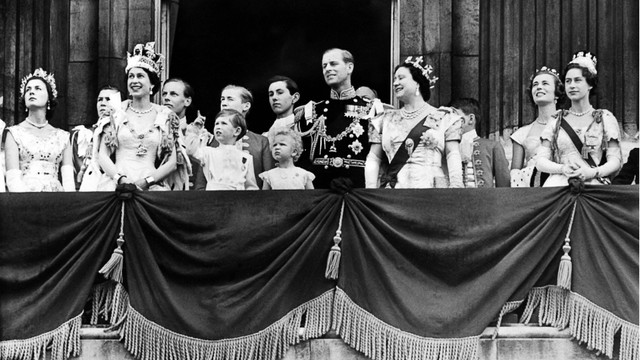 Hari penobatan Ratu Elizabeth II sebagai ratu Inggris, tahun 1953. Foto: AFP