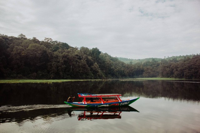 Taman Wisata Pulau Situ Gintung, Foto: pexels/Raiza Azkaril