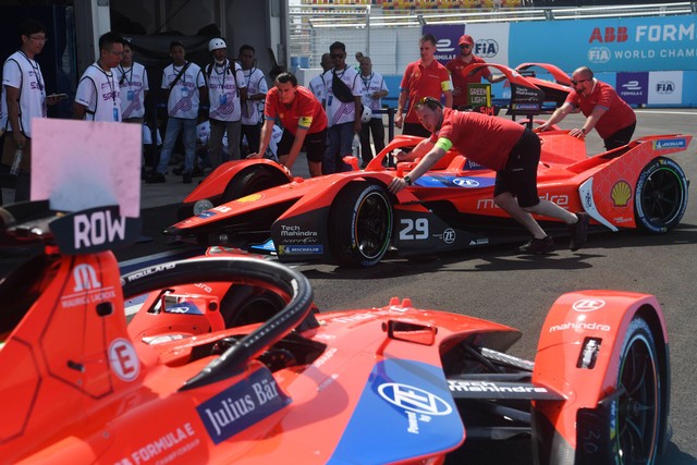 Begini Cara Pengisian dan Manajemen Baterai Mobil Balap Formula E (2)