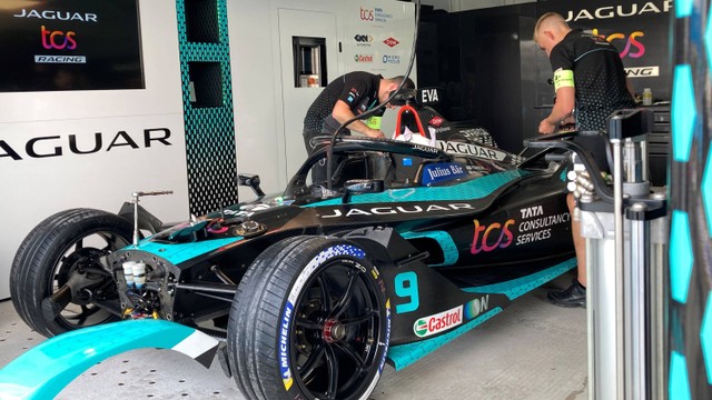 Kondisi Iklim Jakarta Pengaruhi Performa Mobil Balap Formula E (2)