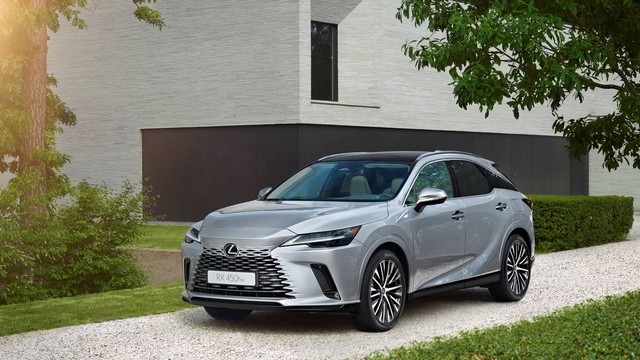 Lexus RX generasi terbaru resmi jalankan debutnya. Foto: Dok. Lexus