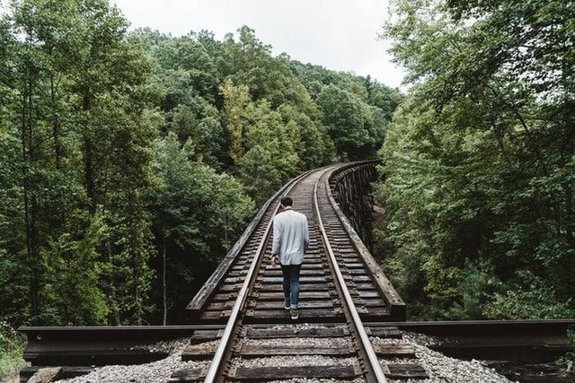 wisata dekat stasiun solo balapan. sumber foto : unsplash/mika matin.