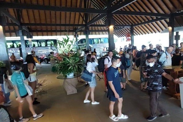 Ratusan CEO muda dari Singapura saat tiba di Turi Beach Resort, Batam. (Foto: ist)