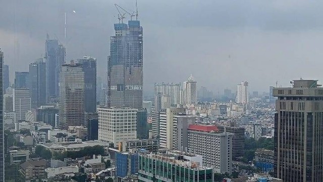 Foto Pemandangan kota Jakarta dari Lantai 24 Perpustakaan Nasional. Foto: dokumentasi pribadi.