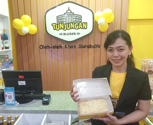 Bluder Tunjungan yang menawarkan 3 varian topping, seperti original, keju, dan coco. Foto: Masruroh/Basra