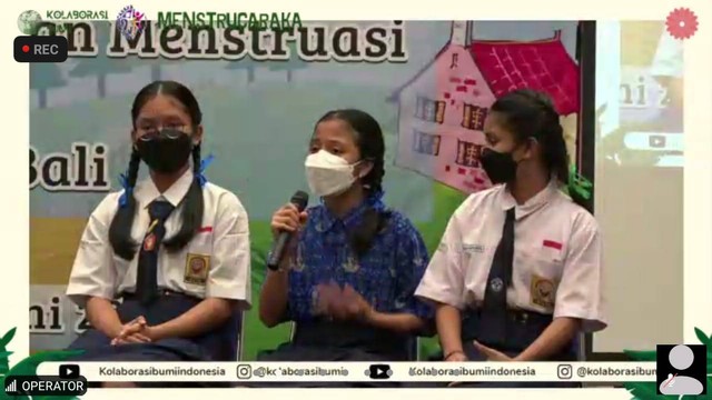 Para siswa saat mengikuti pelantihan Duta Kebersihan Menstruasi di Bali - LSU