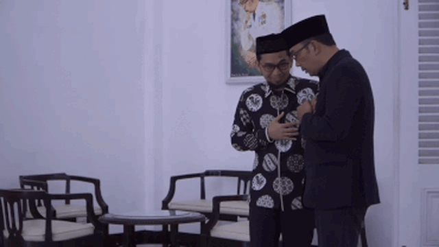 Gubernur Jawa Barat Ridwan Kamil dan Ustaz Adi Hidayat. Foto: Dok. Istimewa