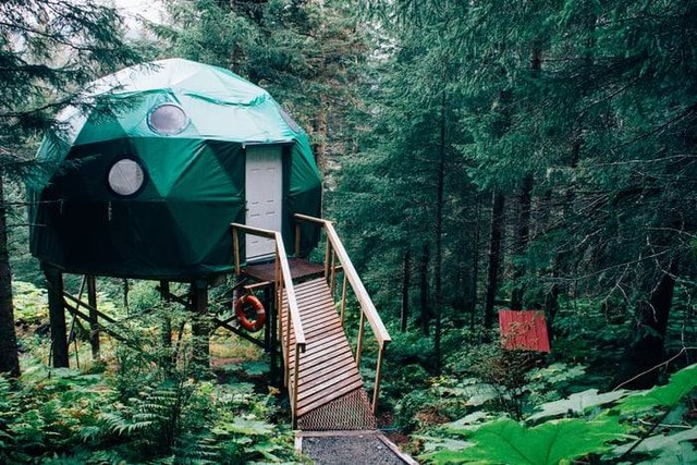 cara memilih hotel yang nyaman untuk staycation. sumber foto : unsplash/kylen glenn.