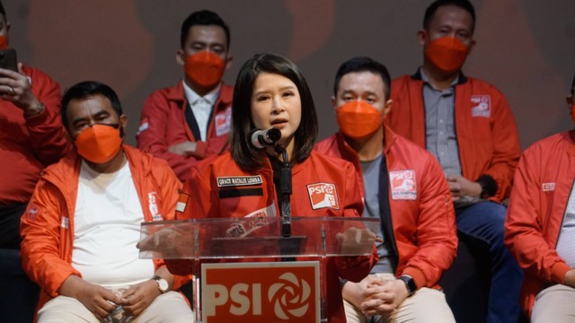 Wakil Ketua Dewan Pembina Partai Solidaritas Indonesia (PSI) Grace Natalie saat pembukaan pendaftaran bakal calon anggota legislatif (bacaleg) untuk Pemilu 2024 di Kuningan, Jakarta Selatan, Senin (6/6/2022). Foto: Iqbal Firdaus/kumparan