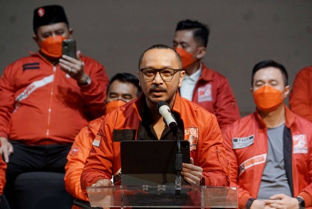 Ketua Umum Partai Solidaritas Indonesia (PSI) Giring Ganesha membuka pendaftaran bakal calon anggota legislatif untuk Pemilu 2024 di Gedung Perfilman Haji Usmar Ismail, Jakarta pada Senin (6/6).
 Foto: Iqbal Firdaus/kumparan