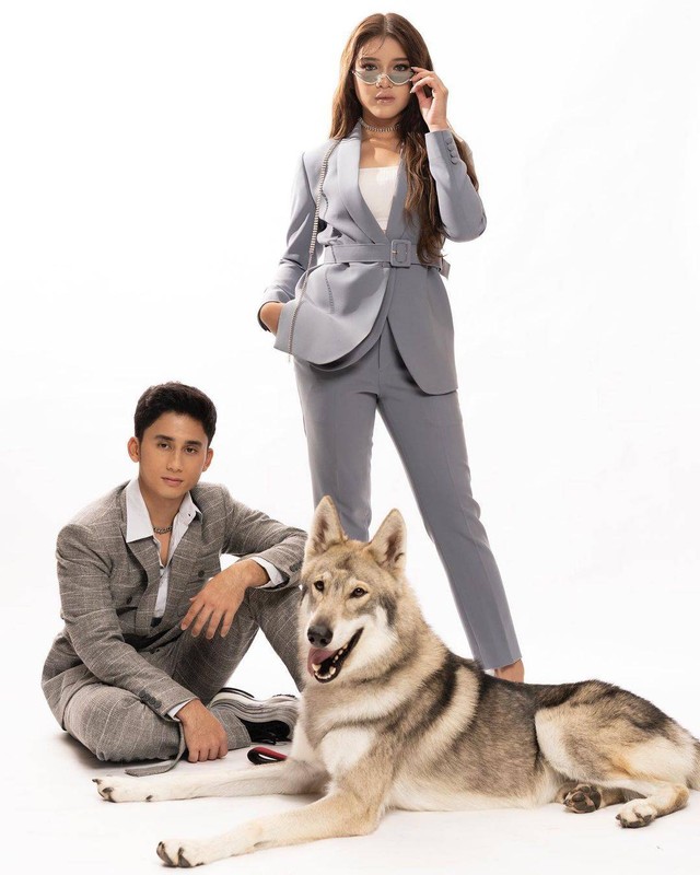 Tiara Andini dan Alshad Ahmad foto bareng Serigala Chester. Foto: Instagram/@tiaraandini