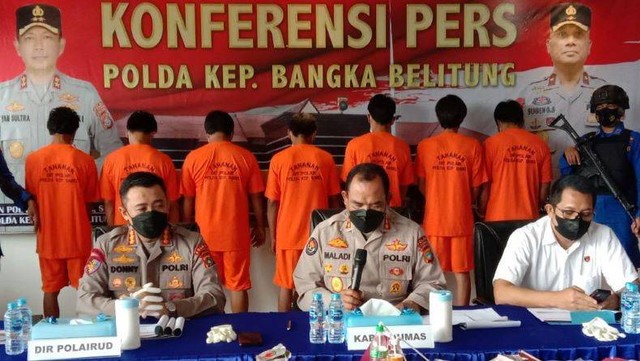 7 warga Lampung ditangkap gunakan pukat harimau | Foto: Humas Polda Kepulauan Bangka Belitung