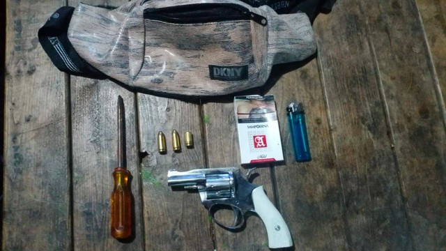 Kaget Saat Bertemu Polisi, 2 Orang Diduga Begal Buang Pistol ke Semak-semak (1)