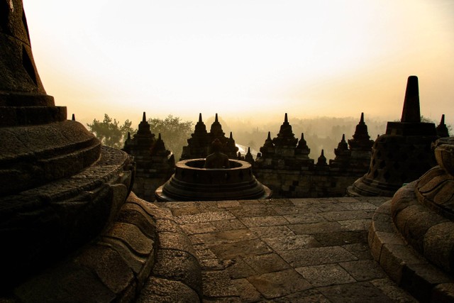 Berapa Harga Tiket Borobudur Sebelum Naik?, Foto: Unsplash/MarioLaPergola