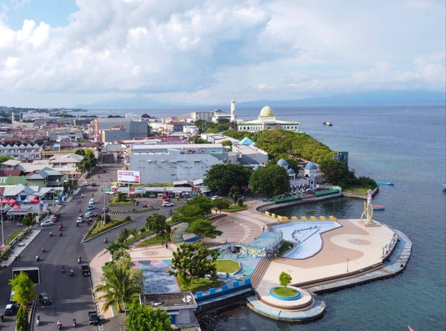 Pemandangan Landmark Kota Ternate dilihat dari udara. Foto: Asrul Abdurrahim/cermat