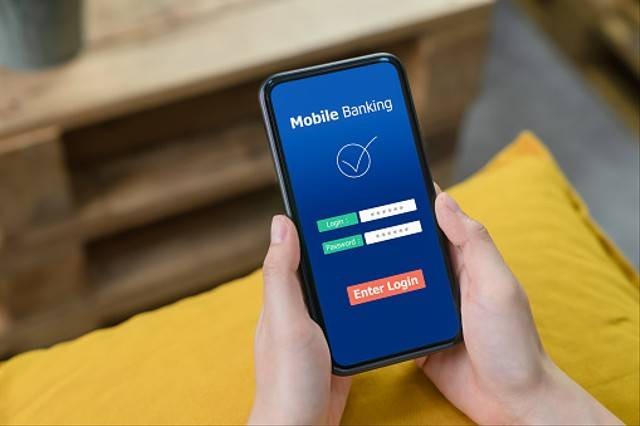 Ilustrasi Mobile Banking. Foto: Unsplash.