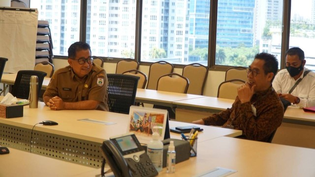 Penjabat Gubernur Sulawesi Barat (Sulbar), Akmal Malik, bertemu dengan Tim Stranas Pencegahan Korupsi. Foto: Dok. Pemprov Sulbar