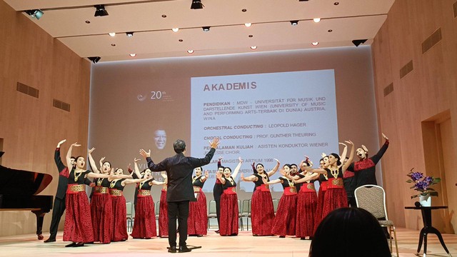 Persiapan Batavia Madrigal Singers untuk Kompetisi EGP 2022, Balai Resital Kertanegara, Jakarta Selatan, Selasa (7/6/2022). Foto: Giovanni/kumparan