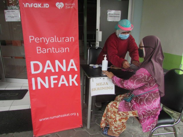 Klinik Rumah Zakat Yogyakarta kedatangan salah seorang warga yang rutin memeriksakan kesehatannya yakni Malisa.