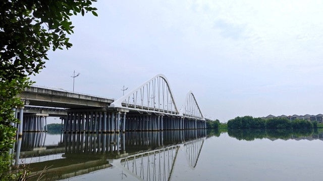 Jembatan PIK 2. Foto: Bagus upc/Shutterstock