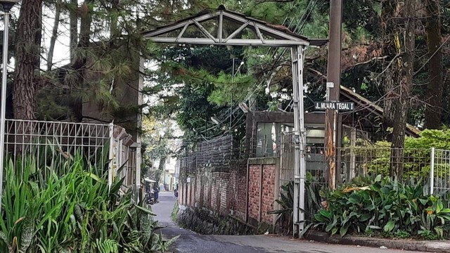 Perkampungan rumah diduga korlap FPI palsu di Bogor. Foto: Aprian Romadoni/STR/kumparan