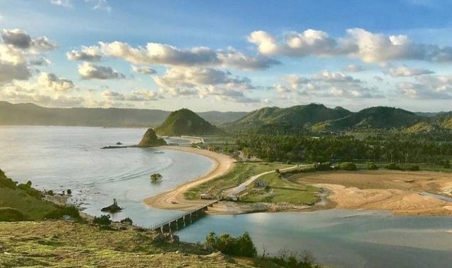 Pantai Seger di Lombok Foto: Instagram/ @lokawisatalombok