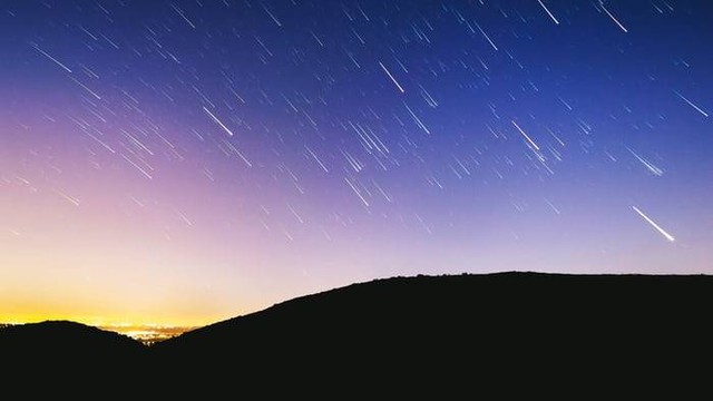 Ilustrasi Ciri-ciri meteor. Foto. dok. Austin Schmid (Unsplash.com)