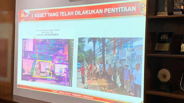 Jumpa pers kasus tipidkor dan tppu pengadaan tanah di Cengkareng, Jakarta Barat untuk pembangunan rusun DPGP DKI Jakarta, Rabu (8/6).  Foto: Nugroho GN/kumparan