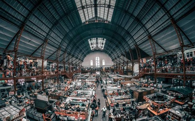 chatuchak market. sumber foto :unsplash/jezael megoza.