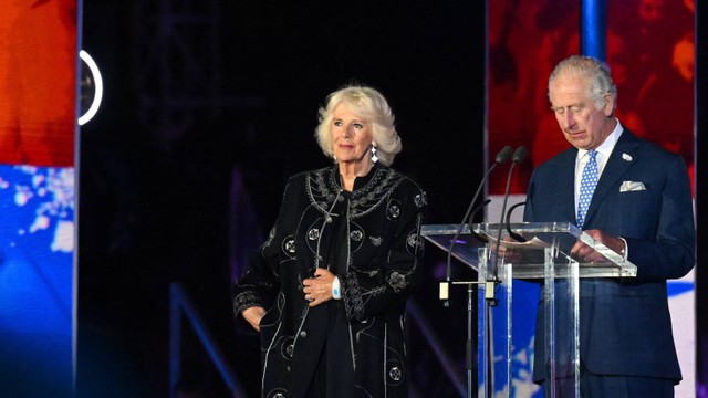 Camilla, Duchess of Cornwall (kiri) saat Pesta Platinum di Istana Buckingham pada 4 Juni 2022. Foto: Paul Ellis/AFP