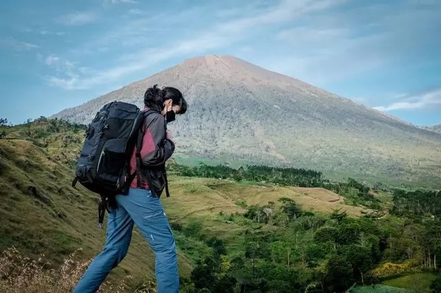 Tips Mendaki Gunung Bagi Pemula, Ini 5 Hal Penting Yang Wajib Kamu ...