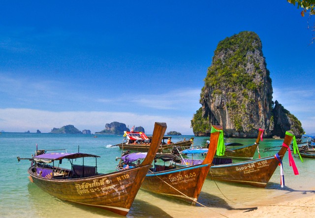 Rekomendasi Tempat Wisata di Phuket, Foto: Unsplash/Sumit Chinchane  