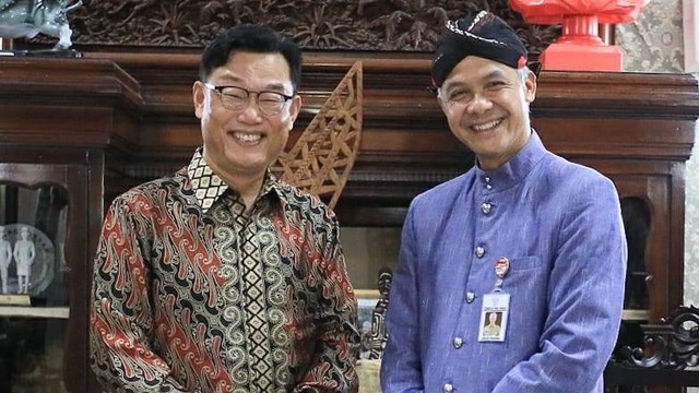 Gubernur Jawa Tengah Ganjar Pranowo bertemu Duta Besar Korea Selatan untuk Indonesia, Park Tae-sung. Foto: Pemprov Jateng