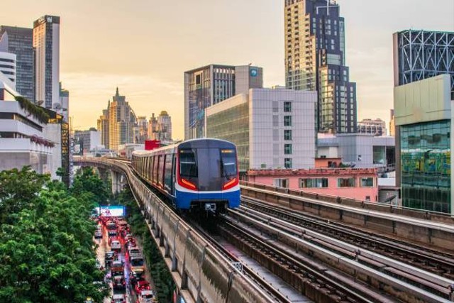 Rute Skytrain Bandara Soetta, Foto: Unsplash.