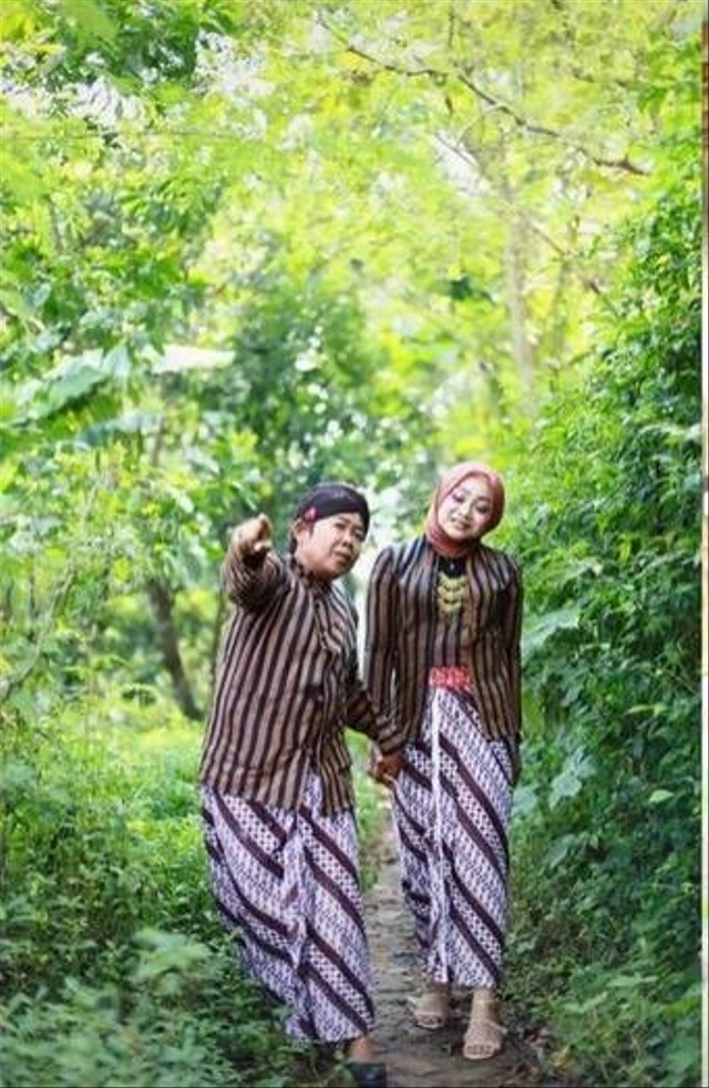 Komedian Adul dan istri. Foto: TikTok/Wenty040