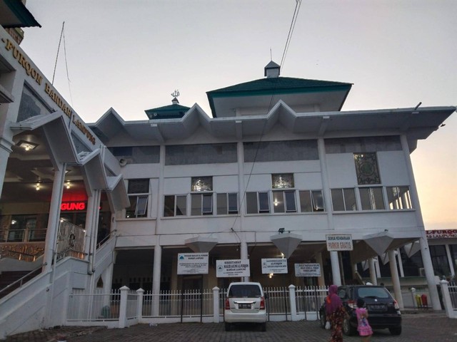 Masjid Agung Al-Furqon Bandar Lampung. | Foto: Bella Sardio /Lampung Geh